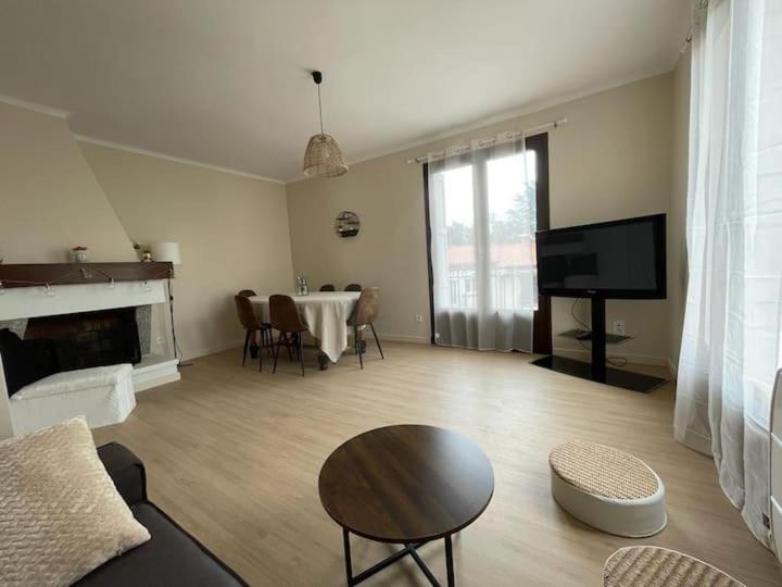Lg Rite Appartement Avec Jardin Prades  Room photo